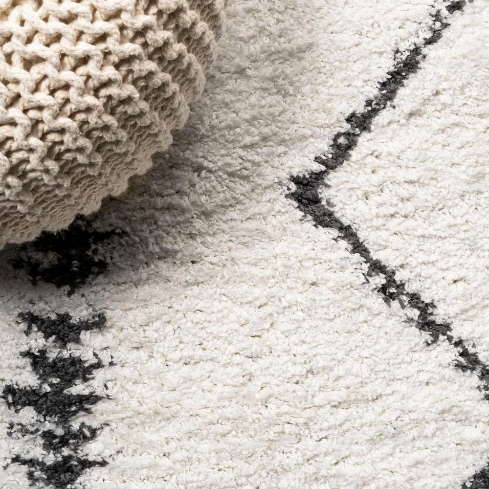 Calvia Moroccan Diamond Shag White/Black 5 ft. x 8 ft. Area Rug by JONATHAN Y - Image 6