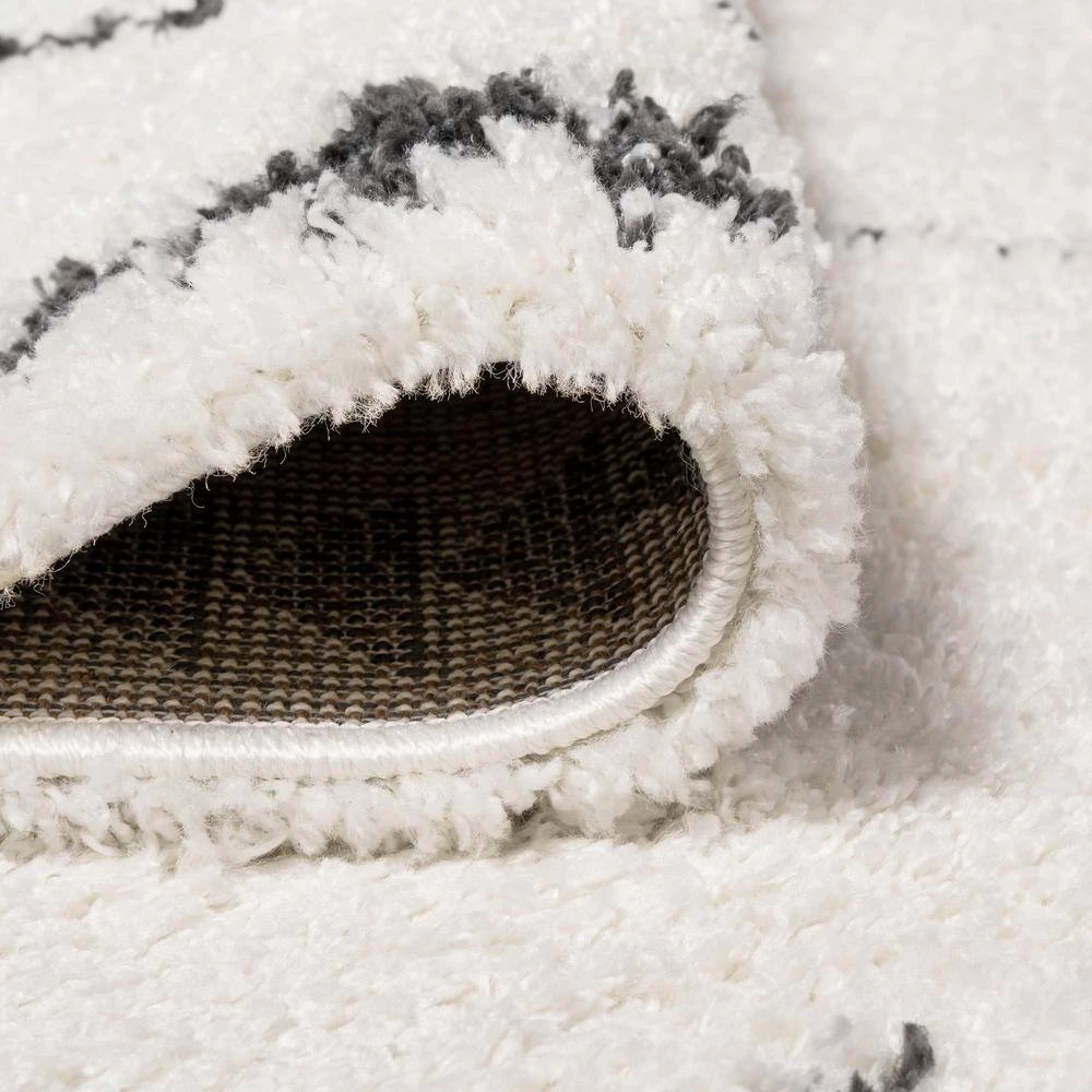 Calvia Moroccan Diamond Shag White/Black 5 ft. x 8 ft. Area Rug by JONATHAN Y - Image 8